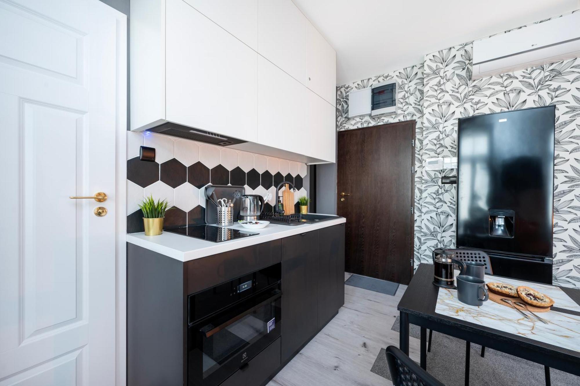 우치 Historic Studio - Top Location, Tram & Shops Nearby, Fabryczna - By Rentujemy 아파트 외부 사진